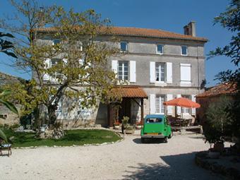 BEAUTIFUL CHARENTAISE HOUSE Cognac