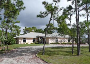 House with a big Lot West Palm Beach