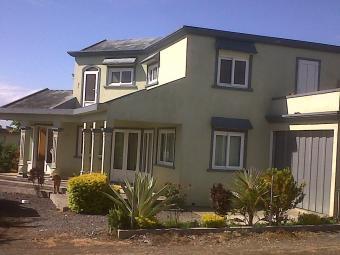 HOUSE FOR SALE Flor�al