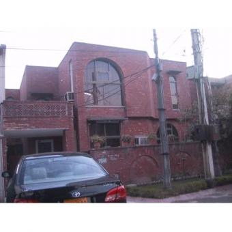 Furnished 3BD Villa in Modeltown Lahore