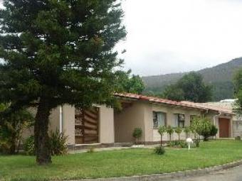 House near schools Paarl