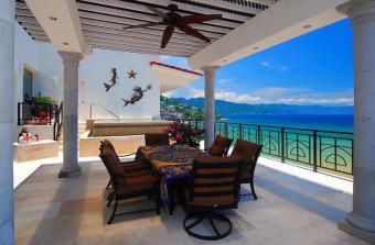 Beachfront Condo for rent. Puerto Vallarta