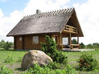 Seaside log home in island Kuressaare