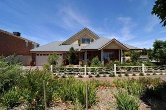 House by the Lake, in Melbourne. Craigieburn, North Of Melbourne