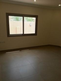 3 beds flat for rent in Surra Al Bida`