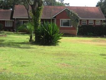 LARGE FAMILY HOUSE FOR RENT IN G Harare