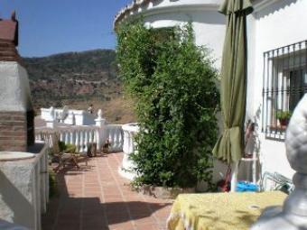 3 bedroom villa Periana Malaga