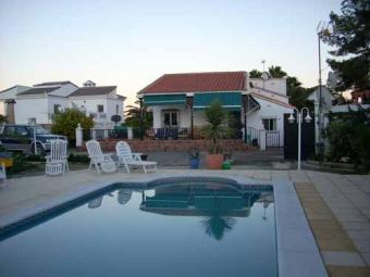 Nice Villa in Villamarchante Vilamarxant