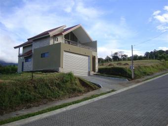 Beautiful New Home Barva