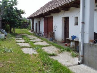 House in the village centre Perőcs&eacute;ny