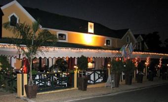 Guest house & busy restaurant Riebeek-kasteel