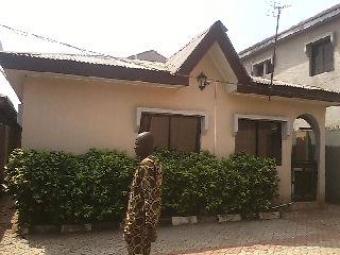 CHRISTMAS BONANZA-- A TASTEFULLY Lagos