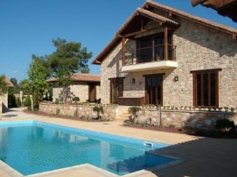 For sale 4-bedroom villa Limassol