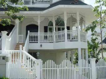HOUSE FOR RENT CLOSED TO BTS Bangkok
