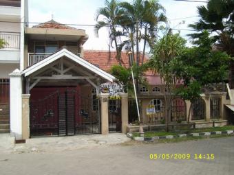 NIce clean house for rent! Surabaya