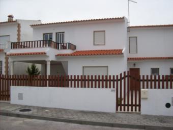 Attached 3 bedrooms villa Nazar&eacute;