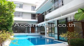 HOUSE WITH PRIVATE POOL:THONGLOR Bangkok