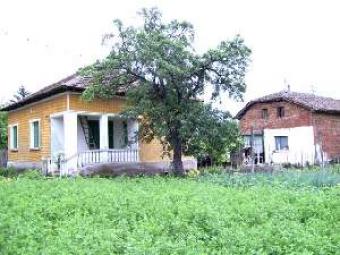 Two houses in one yard Vidin