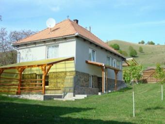 House with 11300sqm of land Pauleni