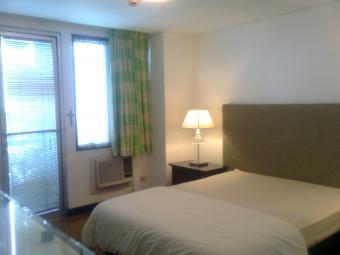 The Peak Tower condo 2br rent Makati