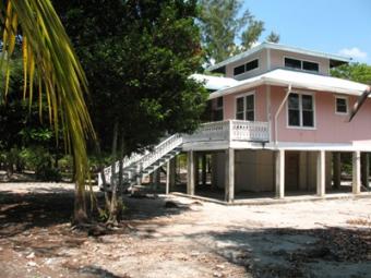 Beachfront - Cocal Brown Utila