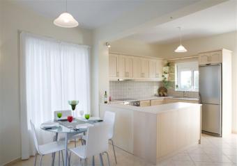 Luxury homes with swimming pools Chania