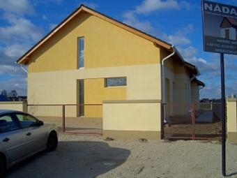 90 are m2 row house flats Cegl&eacute;d