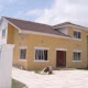 4 BEDROOM HOUSE WITH 2 BOYS QUAR Behind Trade Fair La