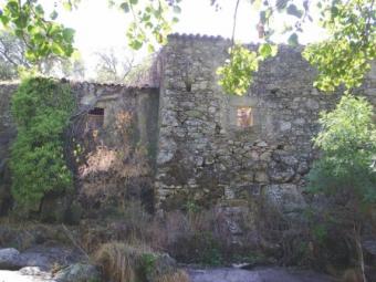 Moulin &agrave; eau en pierre Marv&atilde;o