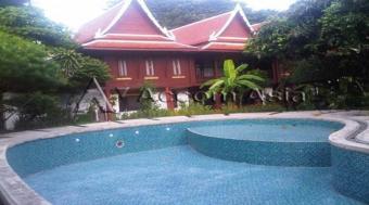 HOUSE IN COMPOUND FOR RENT Bangkok
