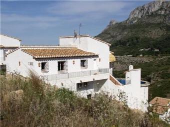 Attractive villa with pool Pego