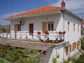 House 150m from the beach Kastel Stafilic