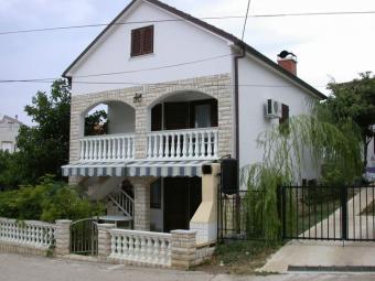 Old town Petr�ane 2 apt house Zadar
