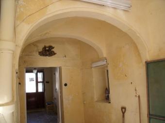 large house of character Gudija