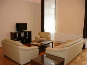 MODERN APARTMENT IN HISTORICAL B Budapest