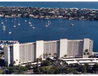 RARE OPPORTUNITY  RESORT STYLE O No. Palm Beach
