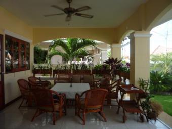 Attractive villa near center Hua Hin