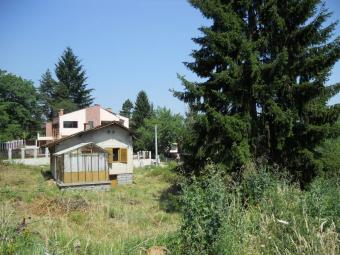 Sell plot 1000 m2 with old house Sofia