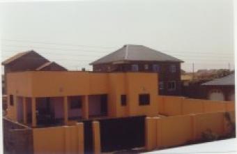 HOUSE 4SALE Accra