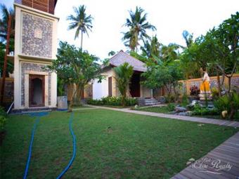 Private villa in saba beach Bali