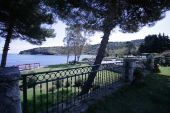 Sicily, seaside apartment house Arcile Bay