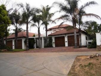 8-bedroom hill-top villa Pretoria
