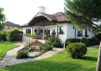 Luxury home with large garden! Varna