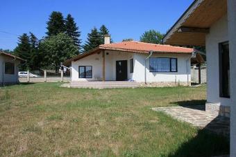 TWO HOUSES NEAR THE SEA Balchik