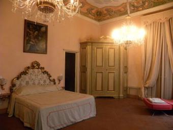Amazing apartment with frescoes Lucca