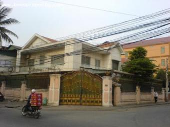 VILLA KHMER STYLE FOR SALE 2500$ Phnom Penh
