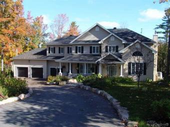 Executive home for sale Hudson Bay