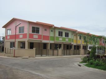 living in town house Antipolocity