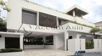 SINGLE HOUSE WITH POOL FOR SALE Bangkok