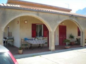 Villa with pool Caccamo